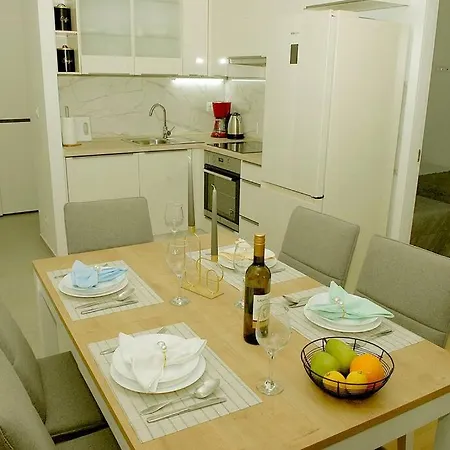 Apartment Camino - Near Mall Of